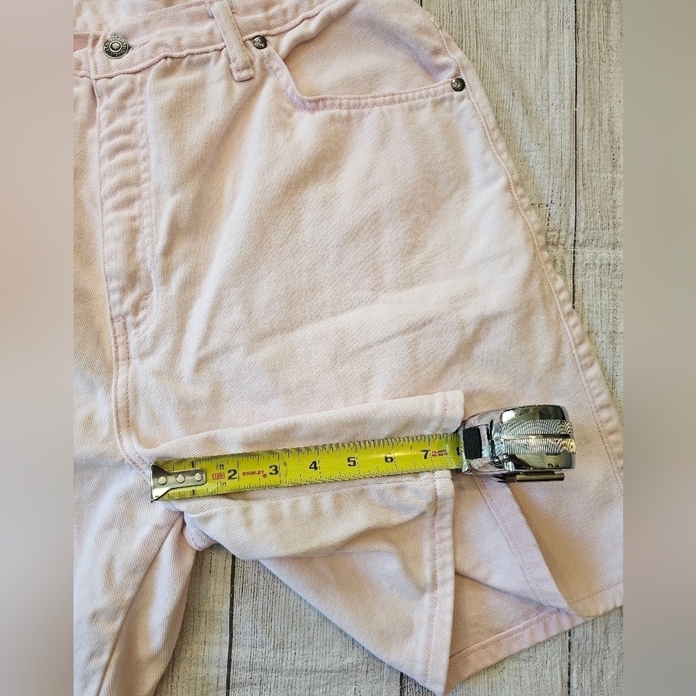Vintage 80's Levi's Native Pale Pink Hi-Rise Denim Jean Shorts 8 Inch Rare Find! - Picture 9 of 9